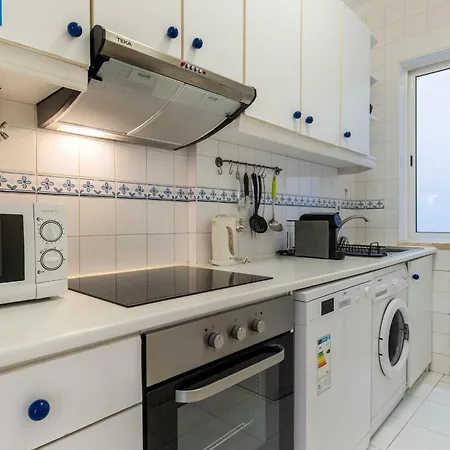 2bdr With Full Kitchen On Avenida Da Liberdade Lizbona