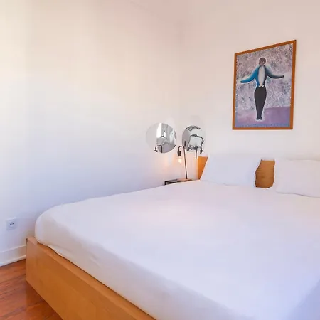 2bdr With Full Kitchen On Avenida Da Liberdade * Lizbona