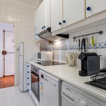 2bdr With Full Kitchen On Avenida Da Liberdade Appartement *